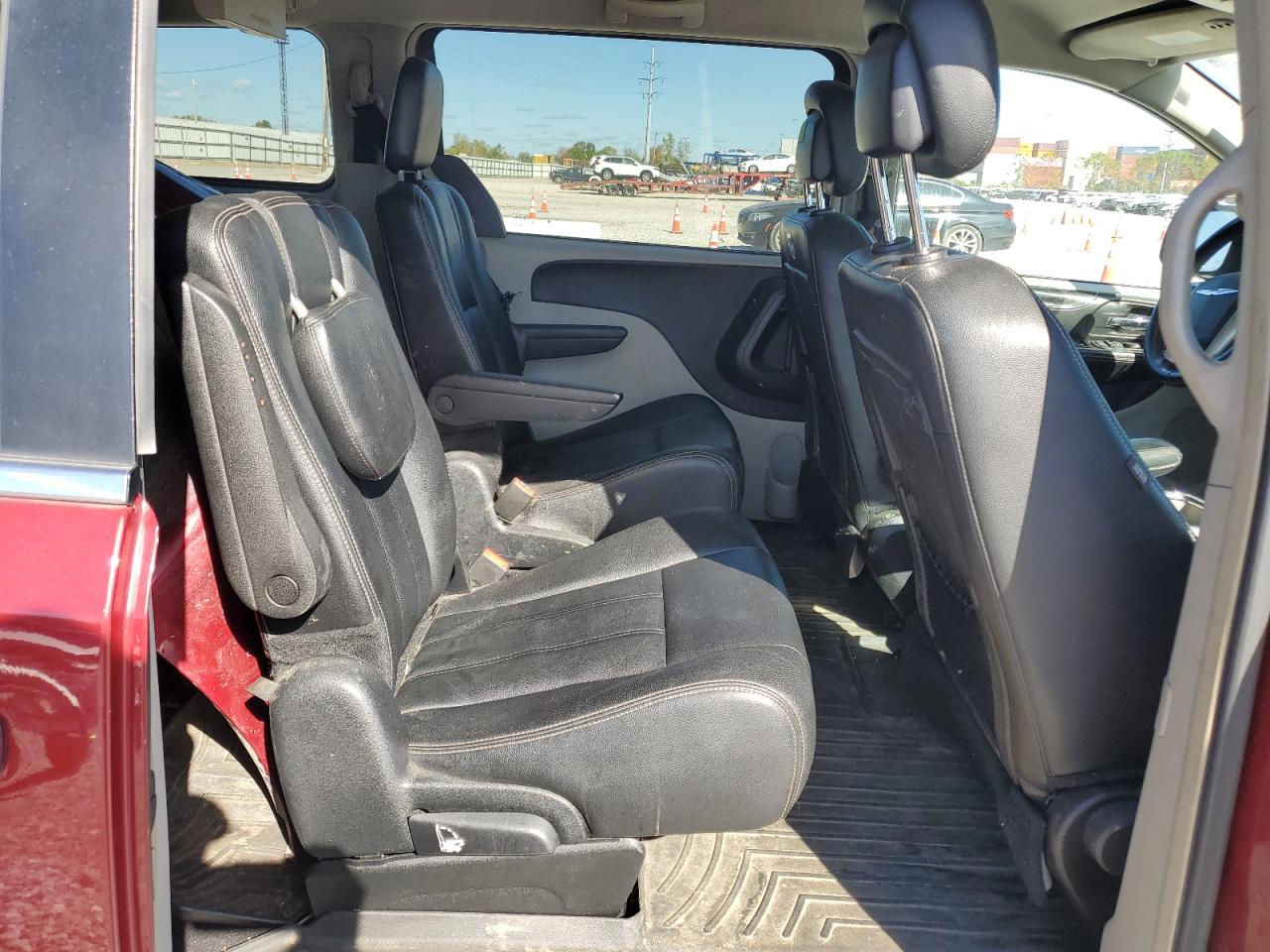 2016 Chrysler Town & Country Touring VIN: 2C4RC1BG8GR300139 Lot: 86244765