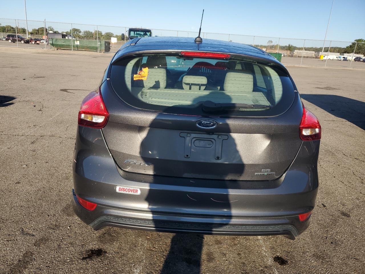 2015 Ford Focus Se VIN: 1FADP3K28FL239807 Lot: 85078565