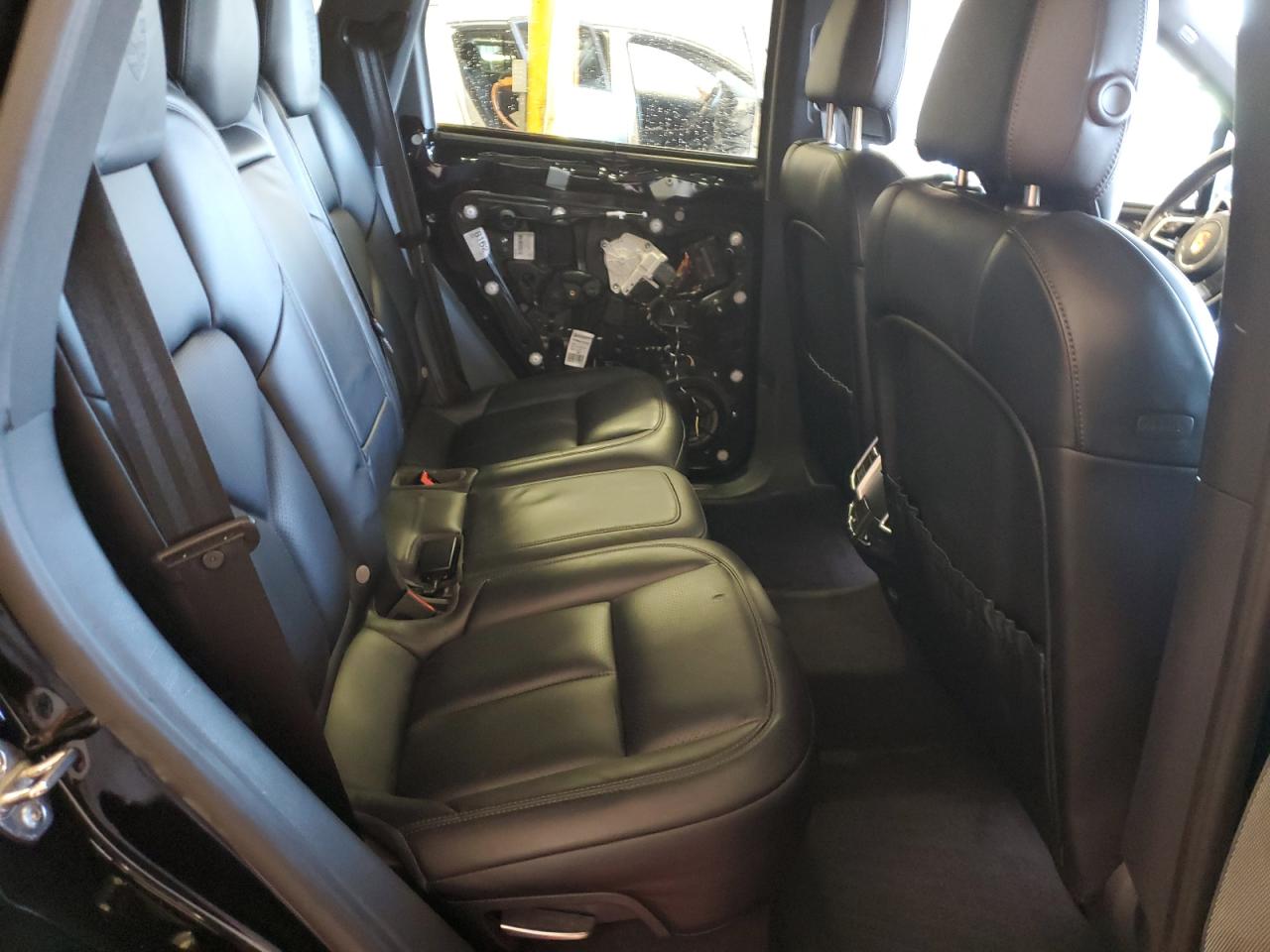 2018 Porsche Cayenne VIN: WP1AA2A2XJKA00833 Lot: 87026325