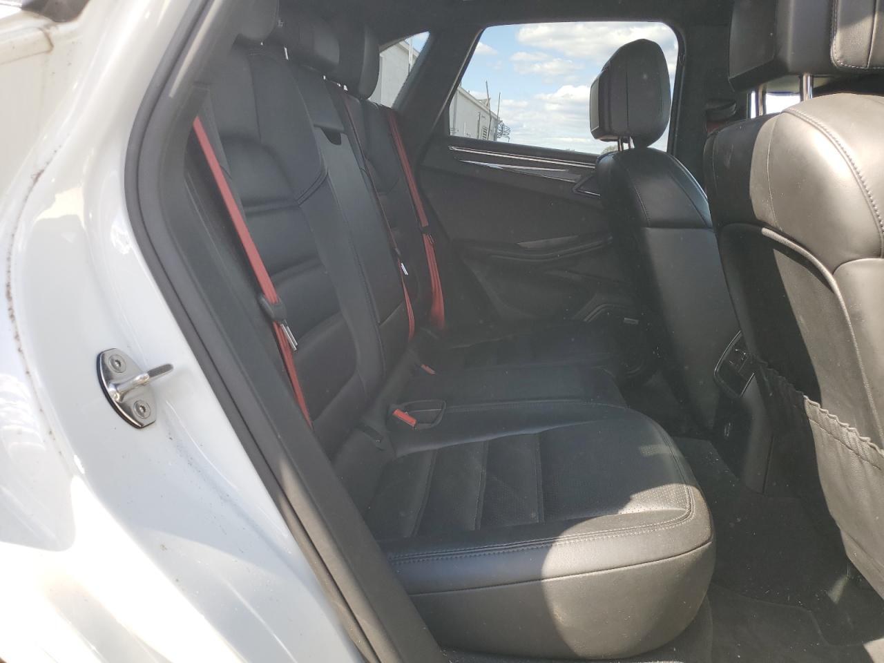 2018 Porsche Macan Turbo VIN: WP1AF2A53JLB70411 Lot: 89712435