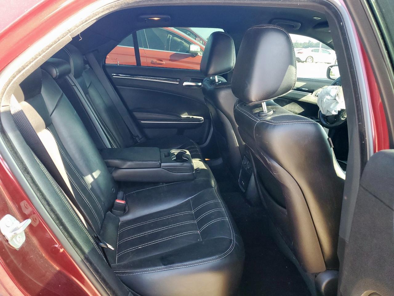 2019 Chrysler 300 S VIN: 2C3CCABG1KH682667 Lot: 81989955