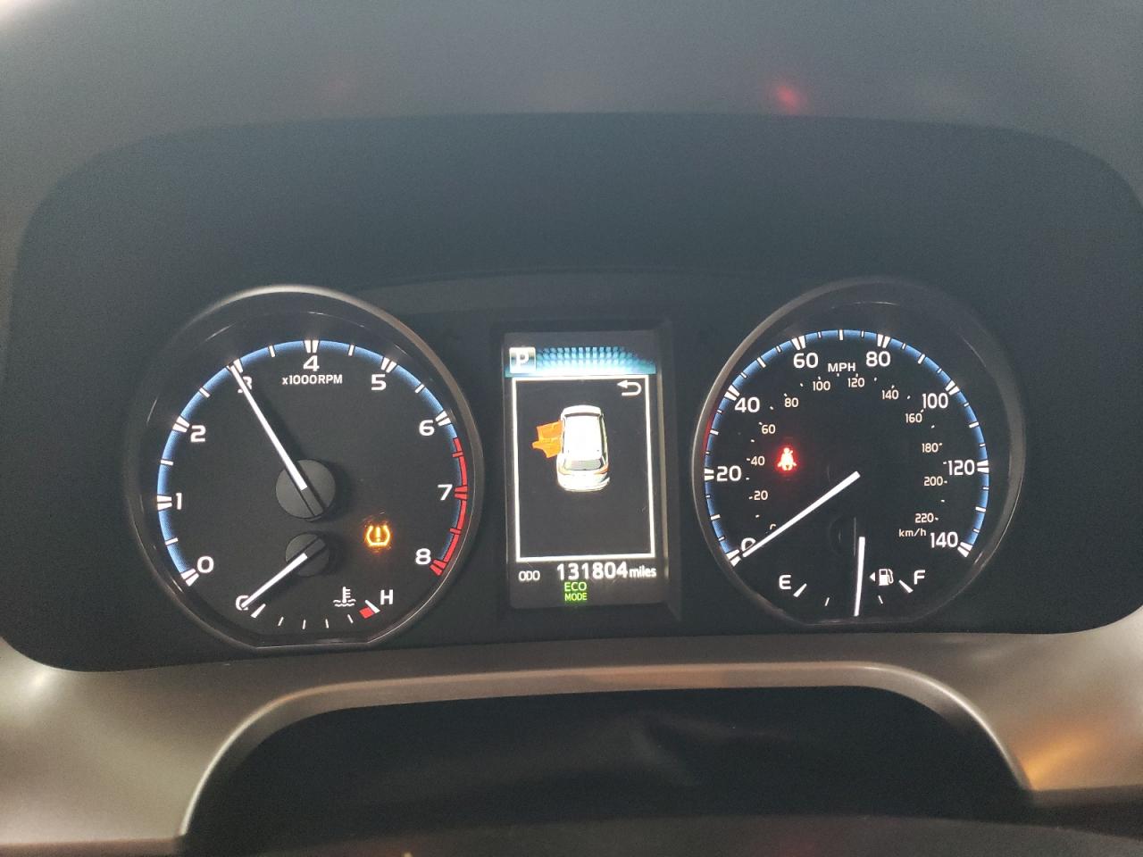 2017 Toyota Rav4 Xle VIN: JTMWFREV8HD093808 Lot: 84803335