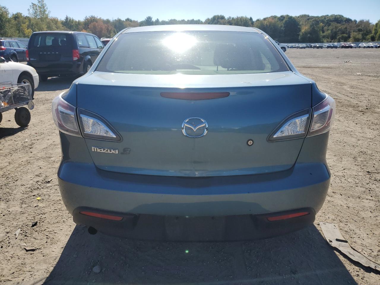 2011 Mazda 3 I VIN: JM1BL1UG0B1418066 Lot: 83825015