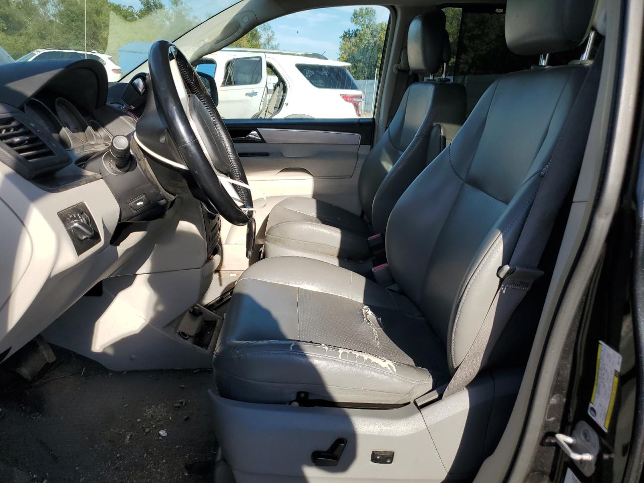 2011 Volkswagen Routan Se VIN: 2V4RW3DG7BR621992 Lot: 86080455