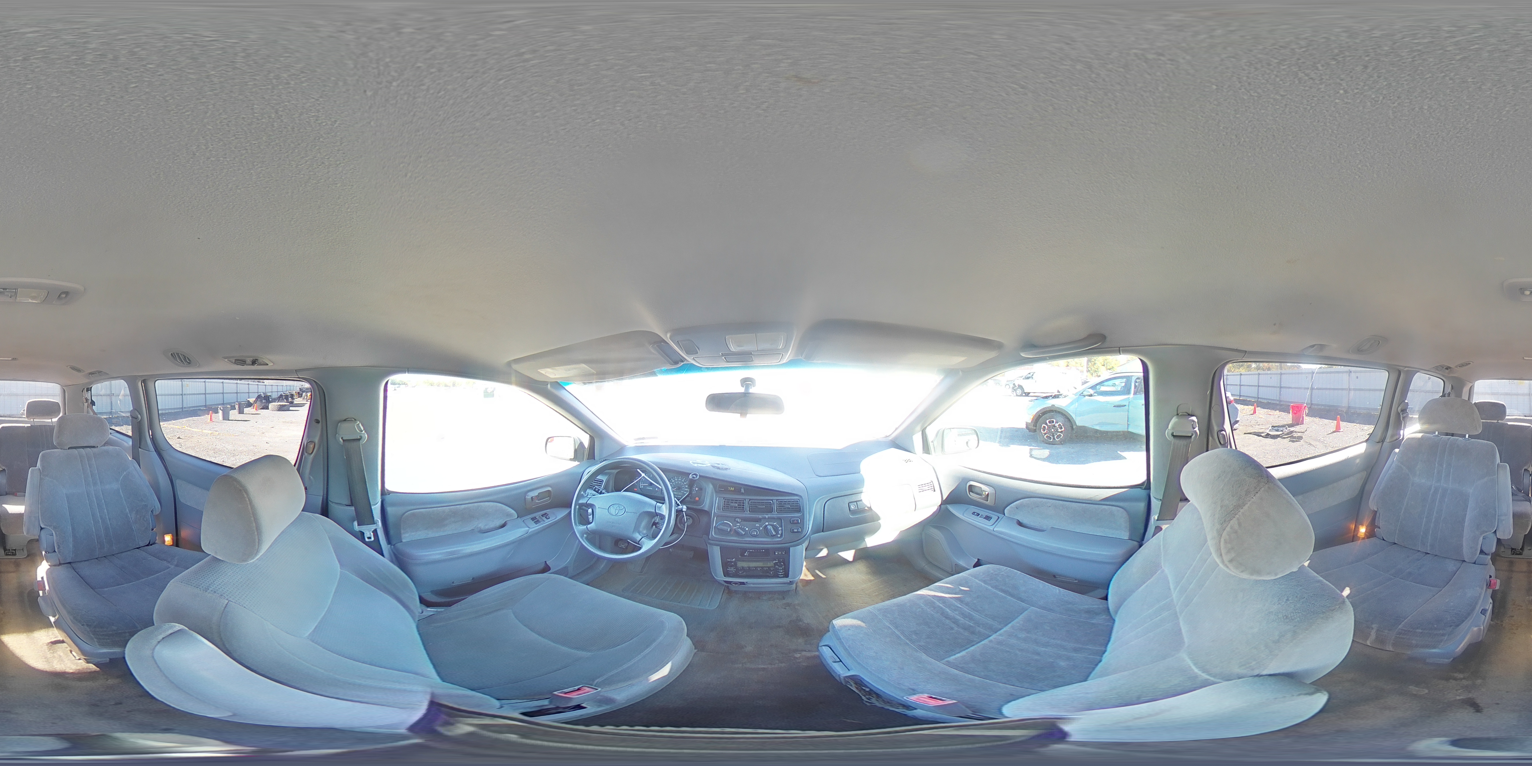 2000 Toyota Sienna Le VIN: 4T3ZF13C6YU192064 Lot: 82363165