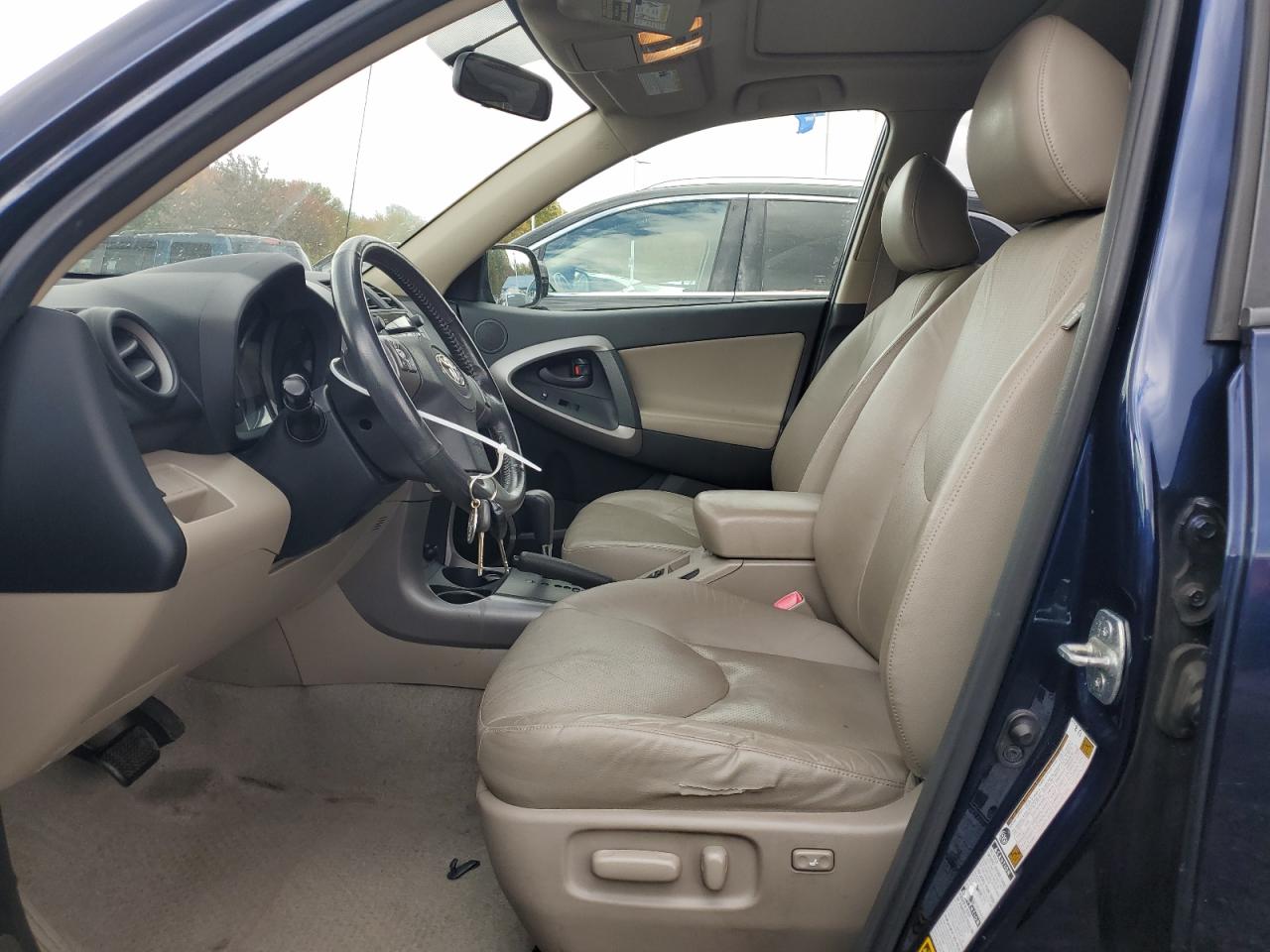 2007 Toyota Rav4 Limited VIN: JTMBD31V575098707 Lot: 86839595