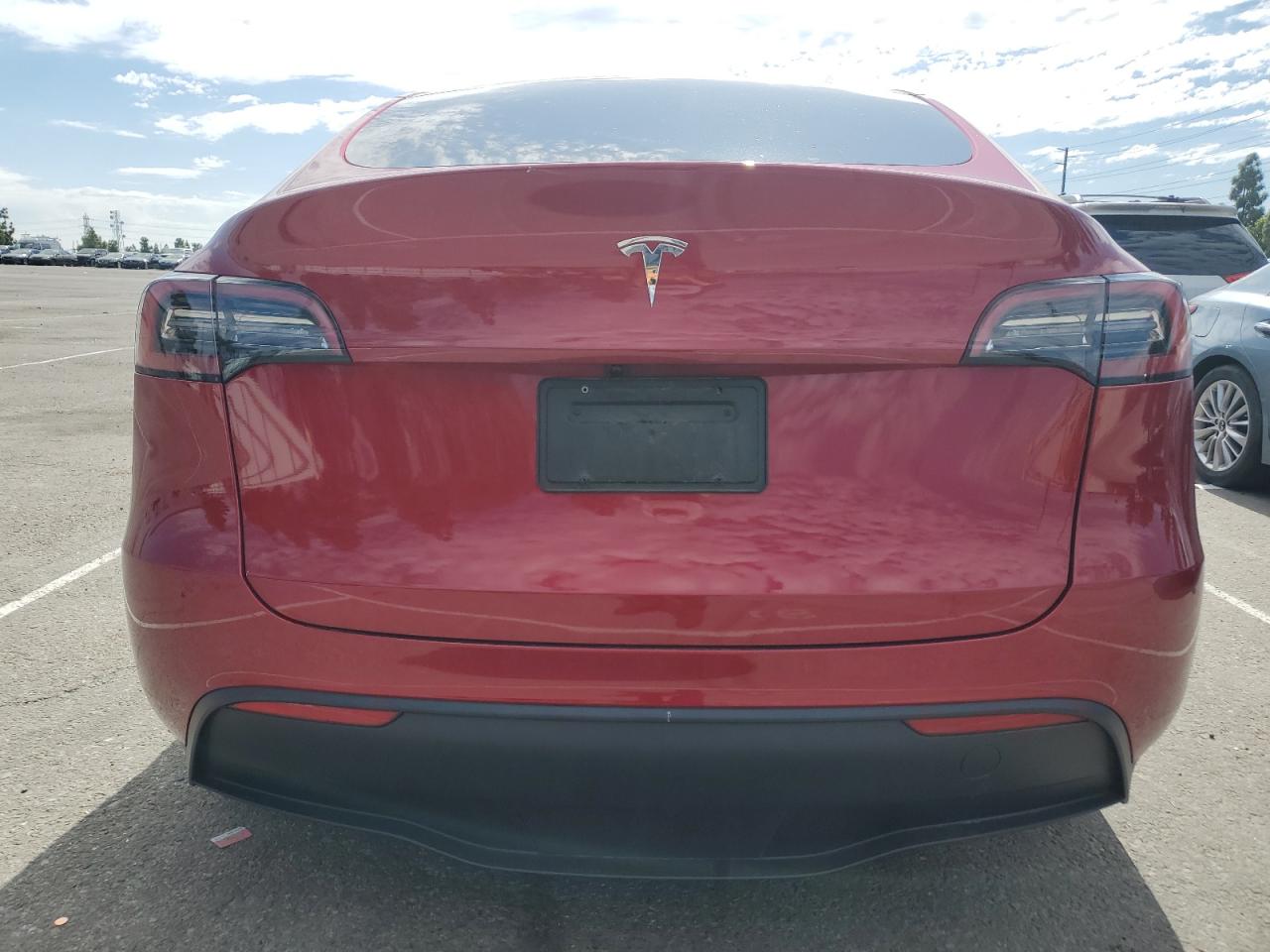 2024 Tesla Model Y VIN: 7SAYGDED6RF028551 Lot: 86297315
