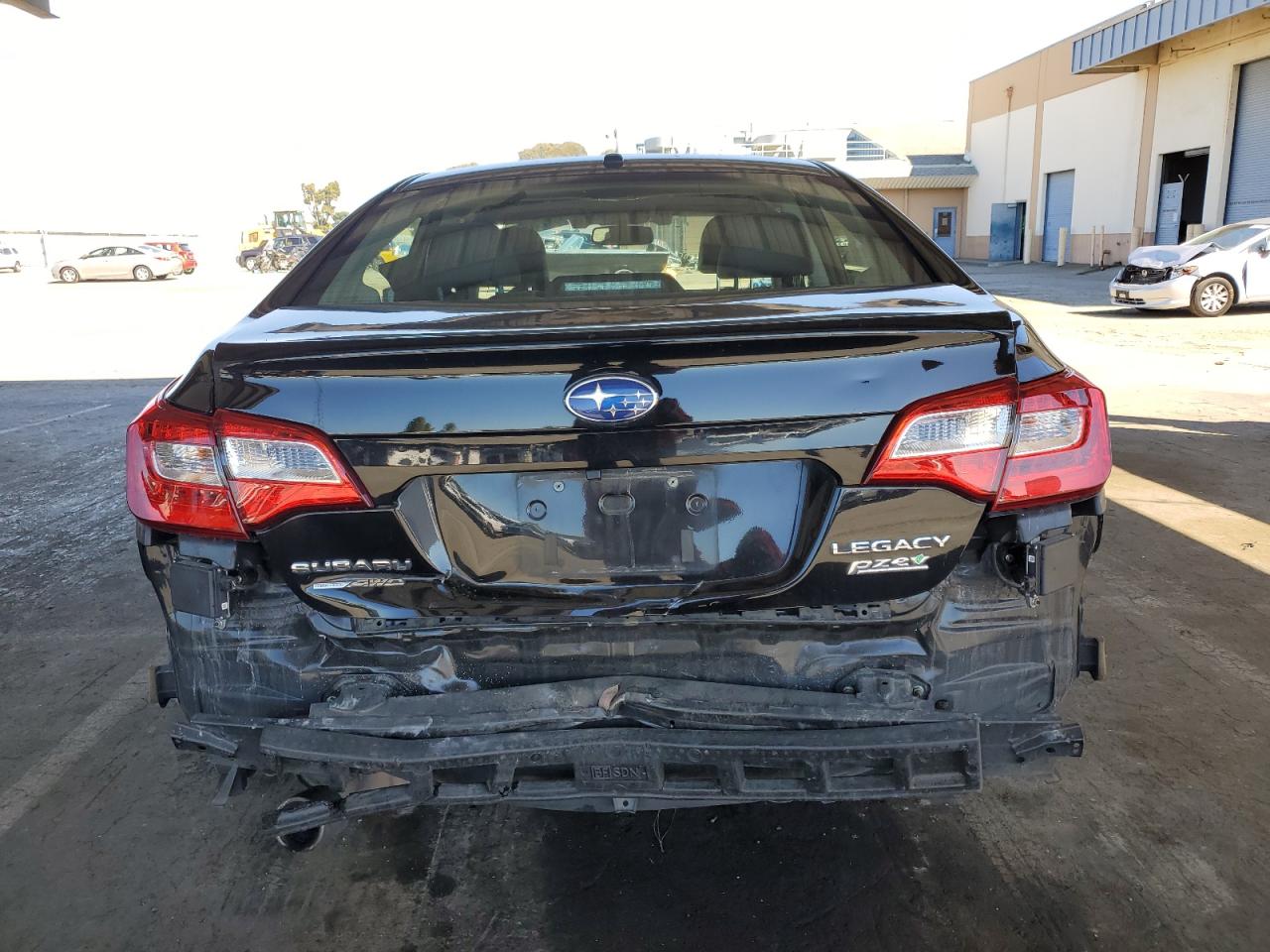 2015 Subaru Legacy 2.5I Limited VIN: 4S3BNAN68F3075520 Lot: 82240525