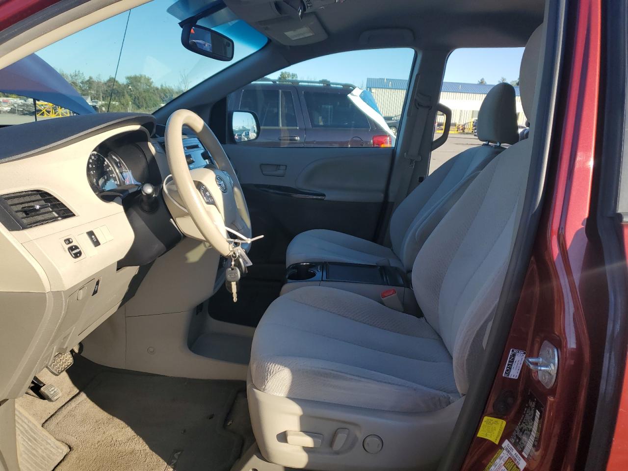 2012 Toyota Sienna Le VIN: 5TDKK3DCXCS217873 Lot: 84035195