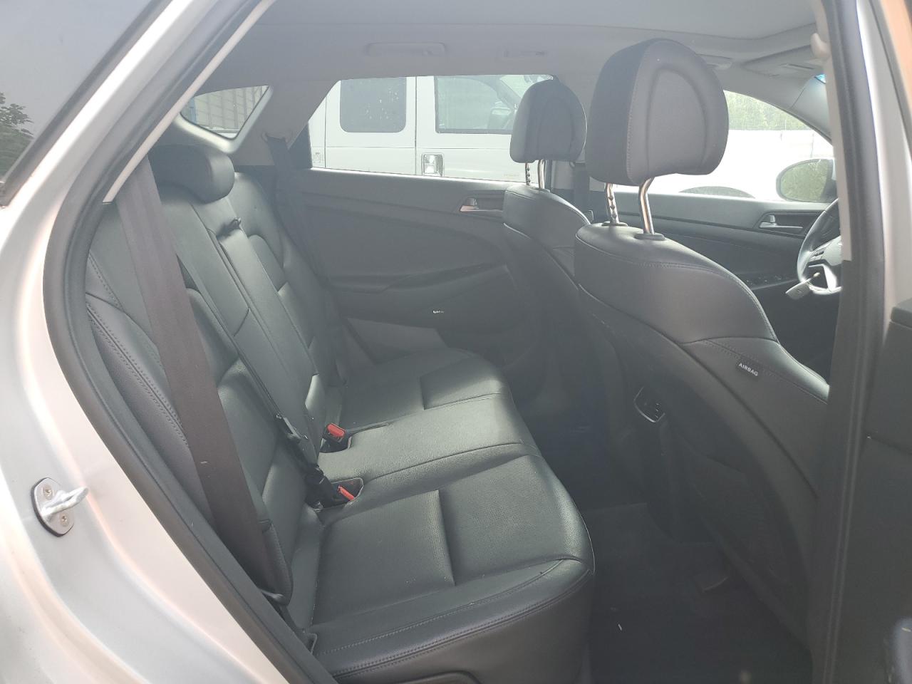 2017 Hyundai Tucson Limited VIN: KM8J3CA23HU361395 Lot: 82218215