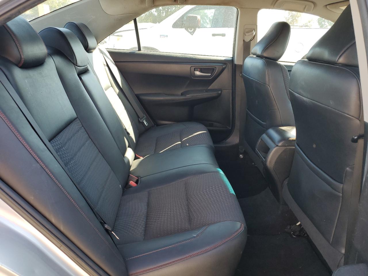 2015 Toyota Camry Le VIN: 4T1BF1FK1FU889930 Lot: 82332905