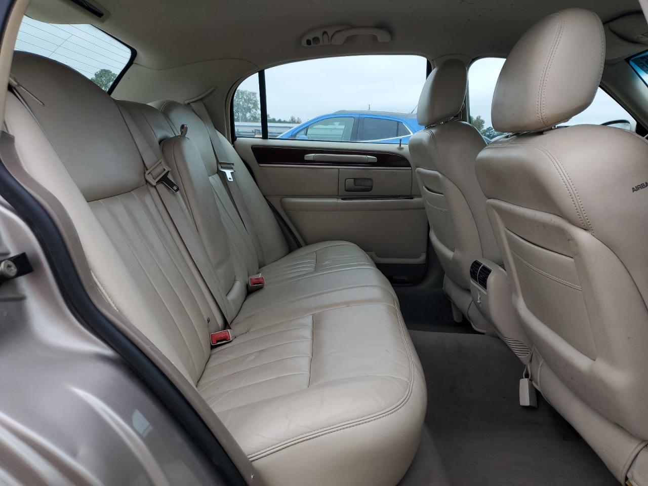 2003 Lincoln Town Car Signature VIN: 1LNHM82W73Y655197 Lot: 90074975