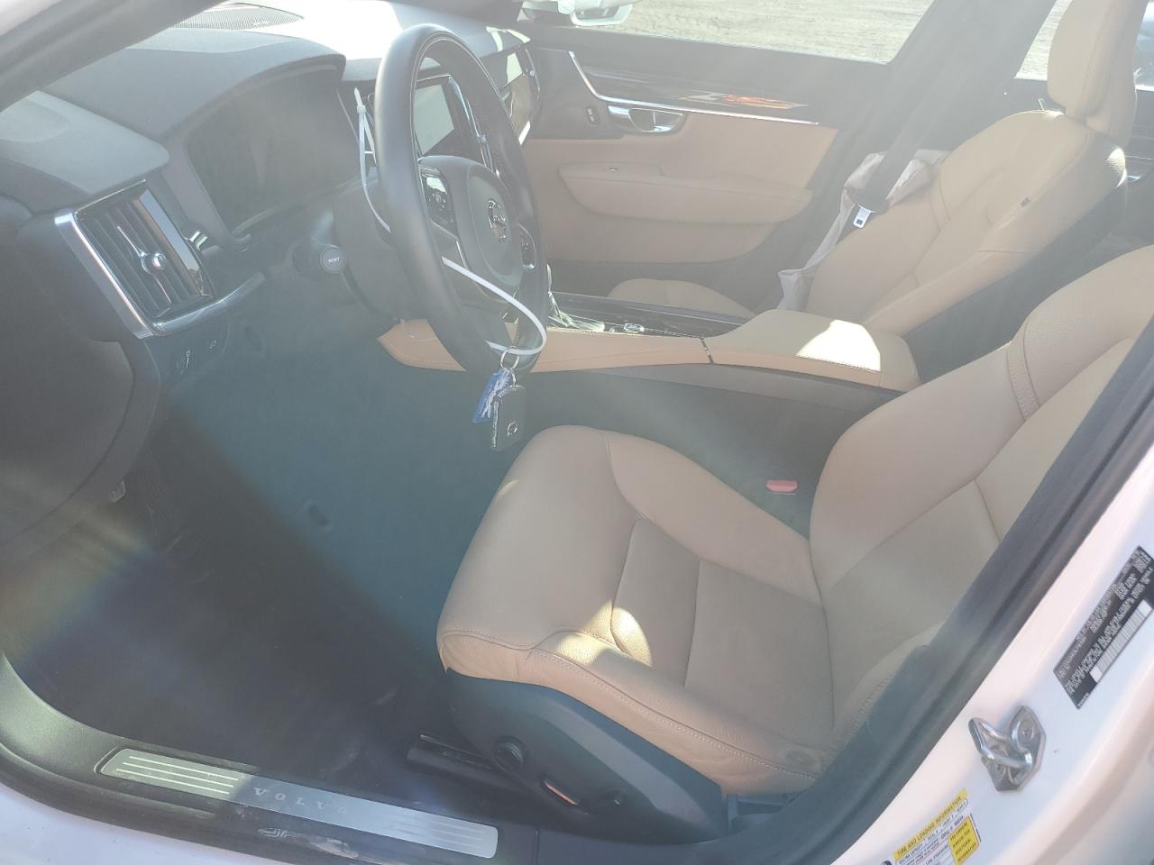 2020 Volvo S90 T6 Momentum VIN: LVYA22MK9LP161084 Lot: 84268165
