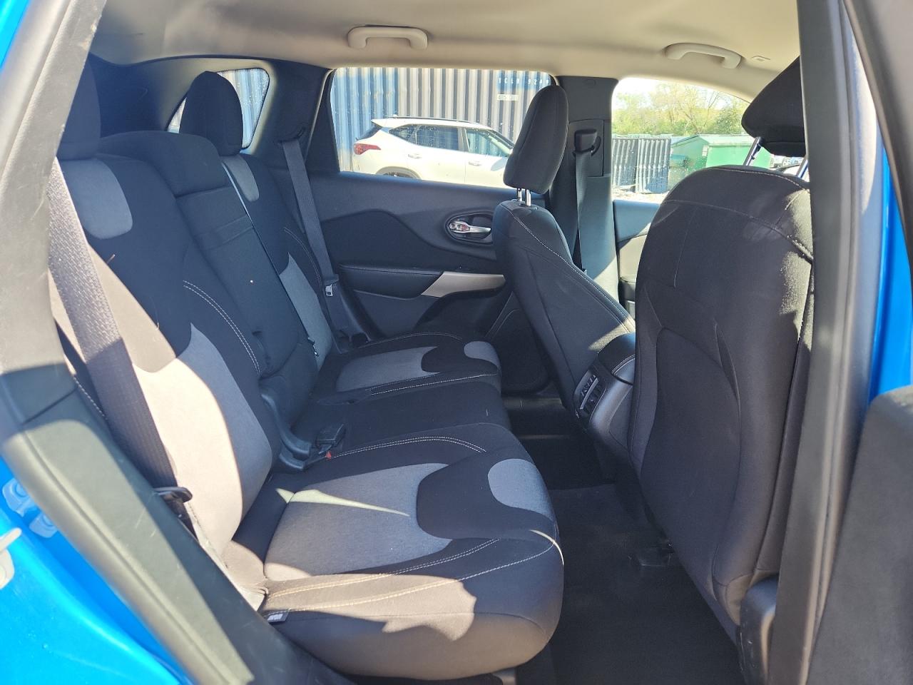 2018 Jeep Cherokee Latitude VIN: 1C4PJMCB4JD597938 Lot: 84545785