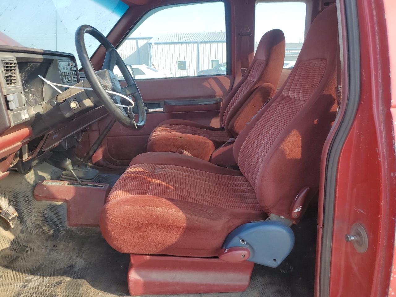 1990 Chevrolet Gmt-400 K1500 VIN: 2GCEK19K2L1195134 Lot: 81975855