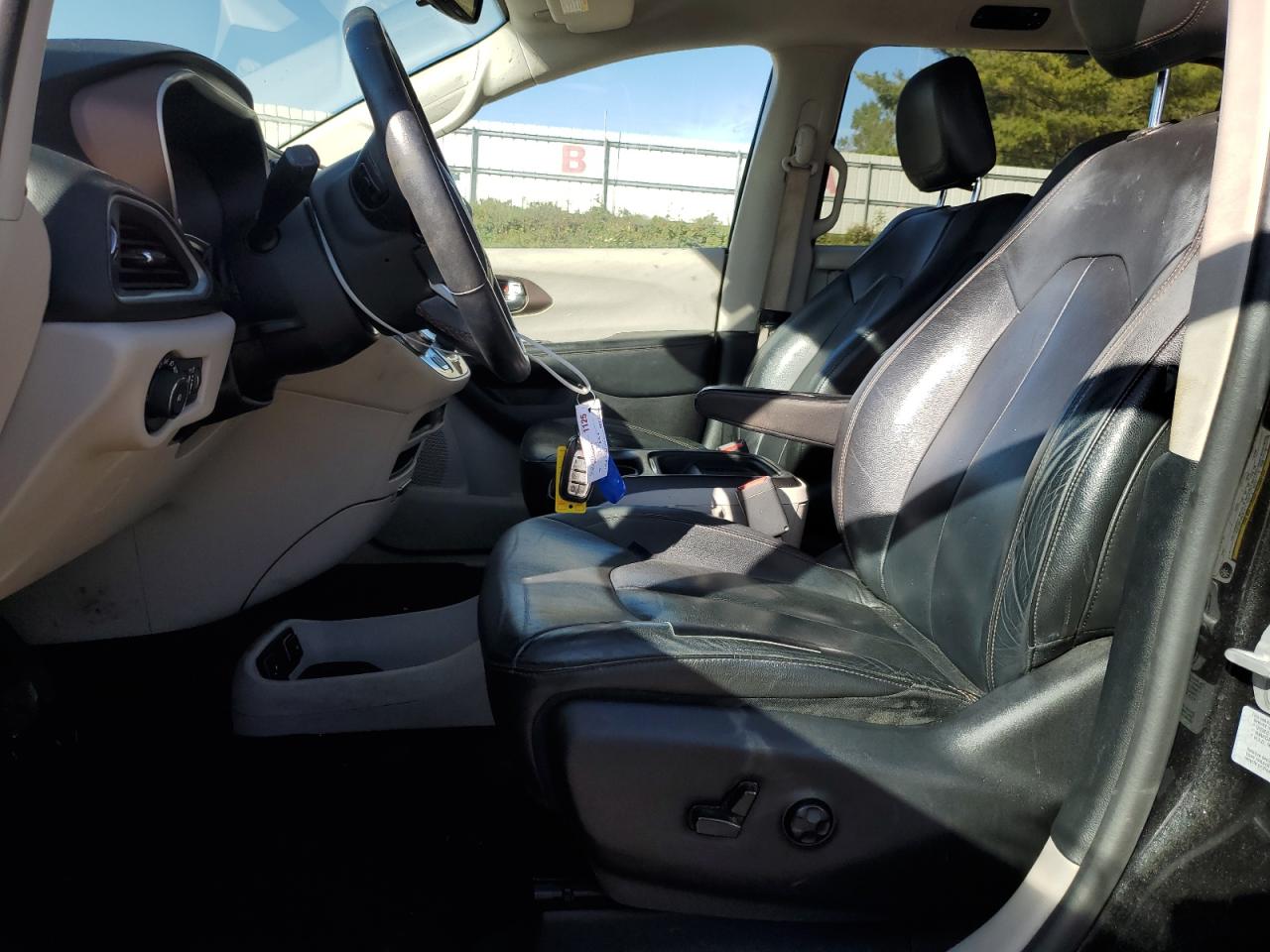 2017 Chrysler Pacifica Touring L VIN: 2C4RC1BG0HR517167 Lot: 84817905