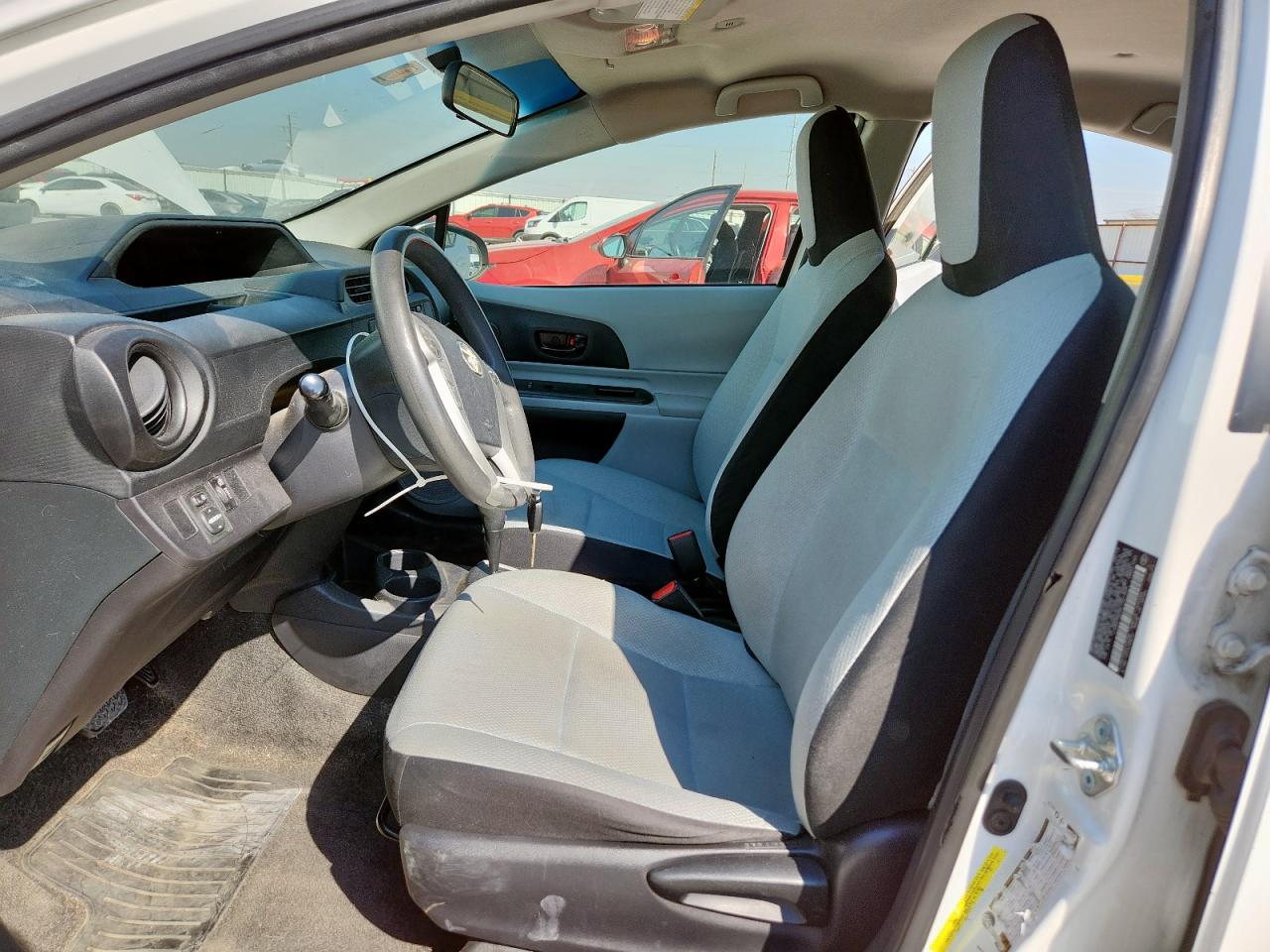 2014 Toyota Prius C VIN: JTDKDTB3XE1561409 Lot: 82468045