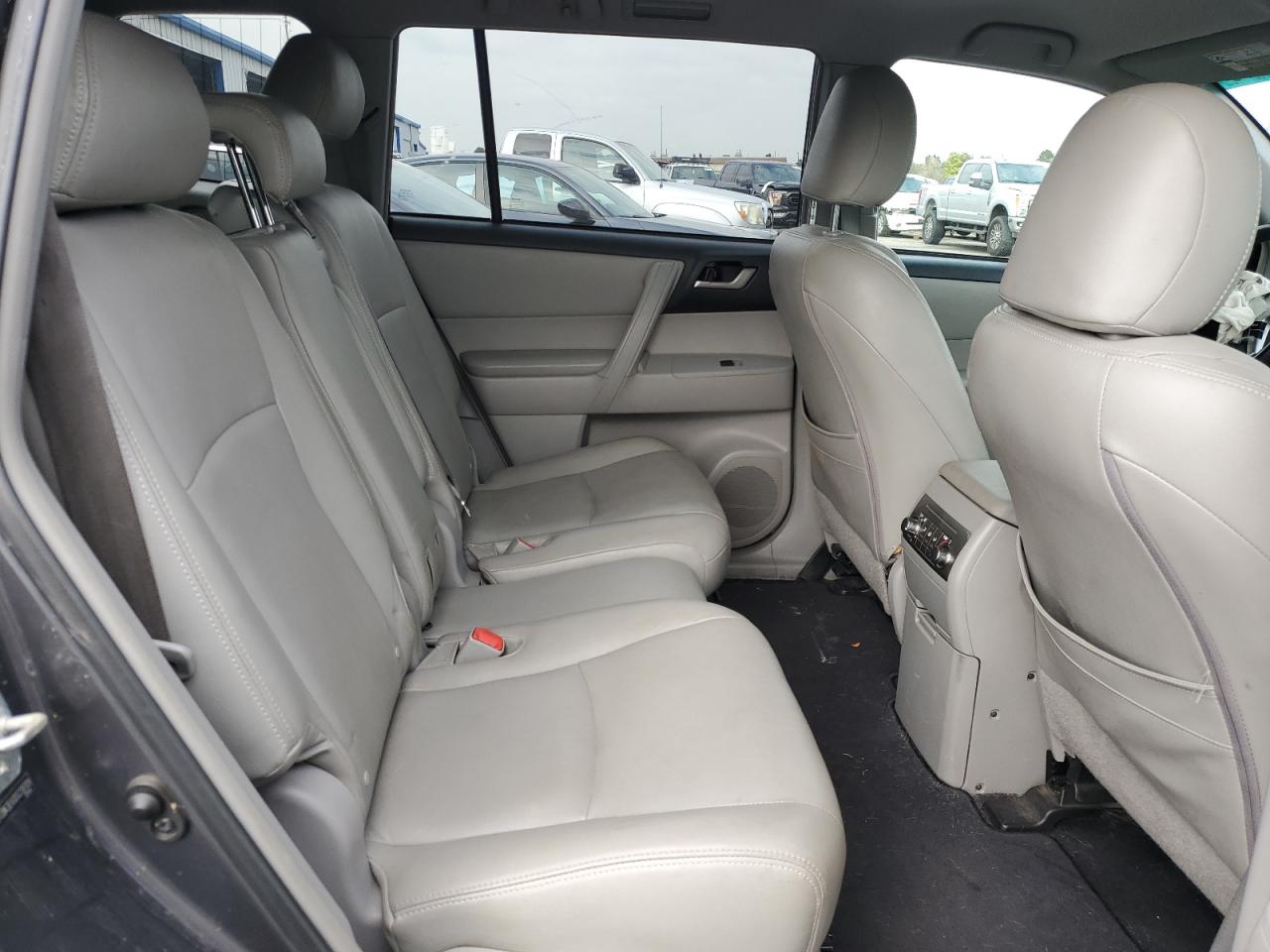 2013 Toyota Highlander Base VIN: 5TDBK3EH3DS239709 Lot: 85882135