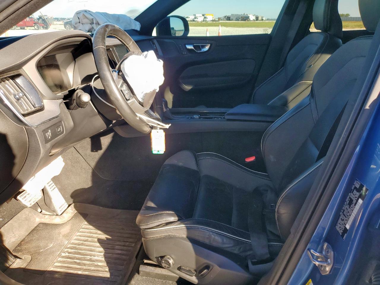 2021 Volvo Xc60 T5 R-Design VIN: YV4102DM0M1846476 Lot: 85396055