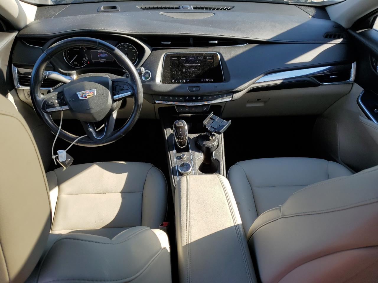 2020 Cadillac Xt4 Luxury VIN: 1GYAZAR45LF123357 Lot: 82335915