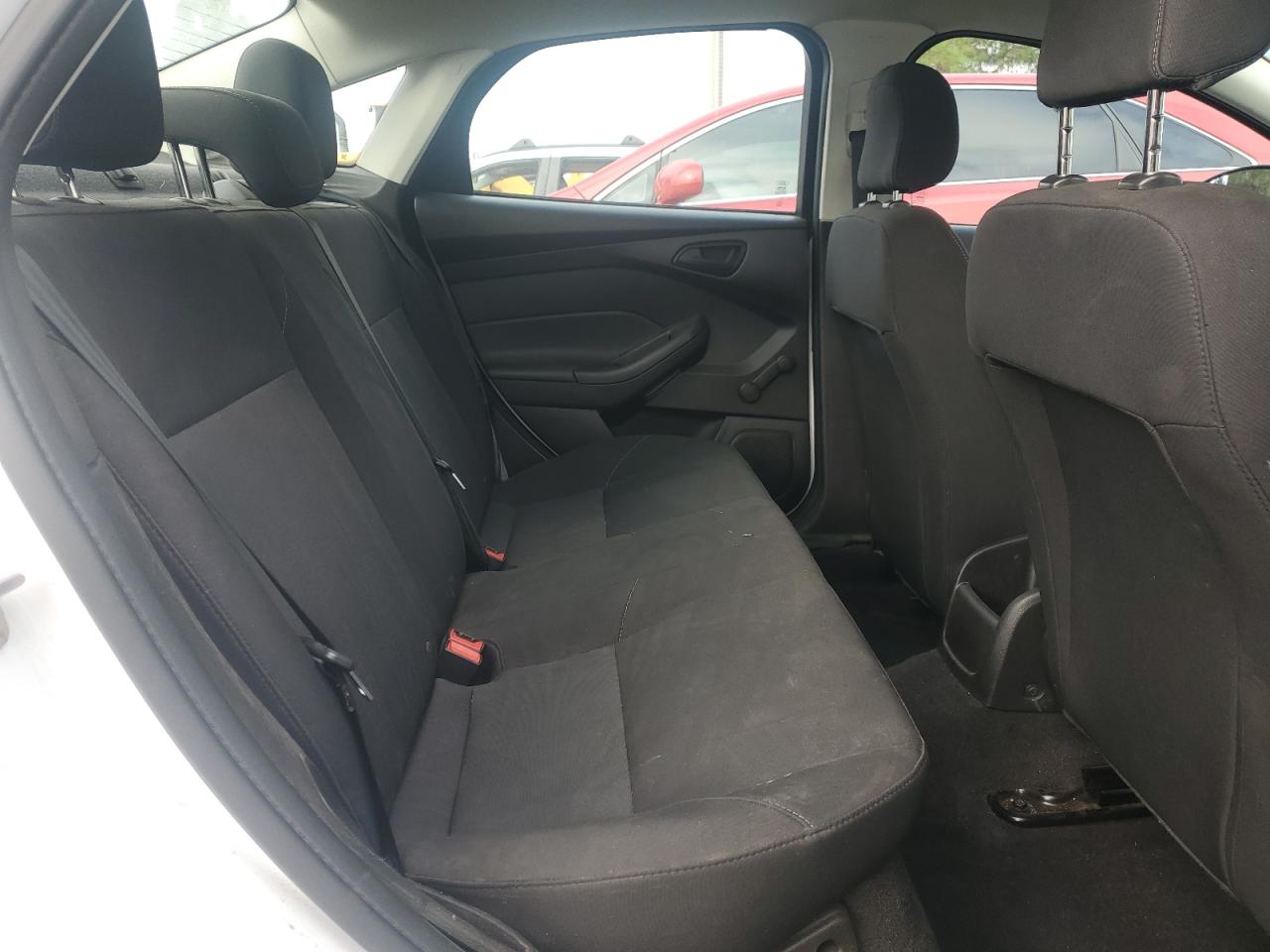 2018 Ford Focus S VIN: 1FADP3E20JL304279 Lot: 84203245