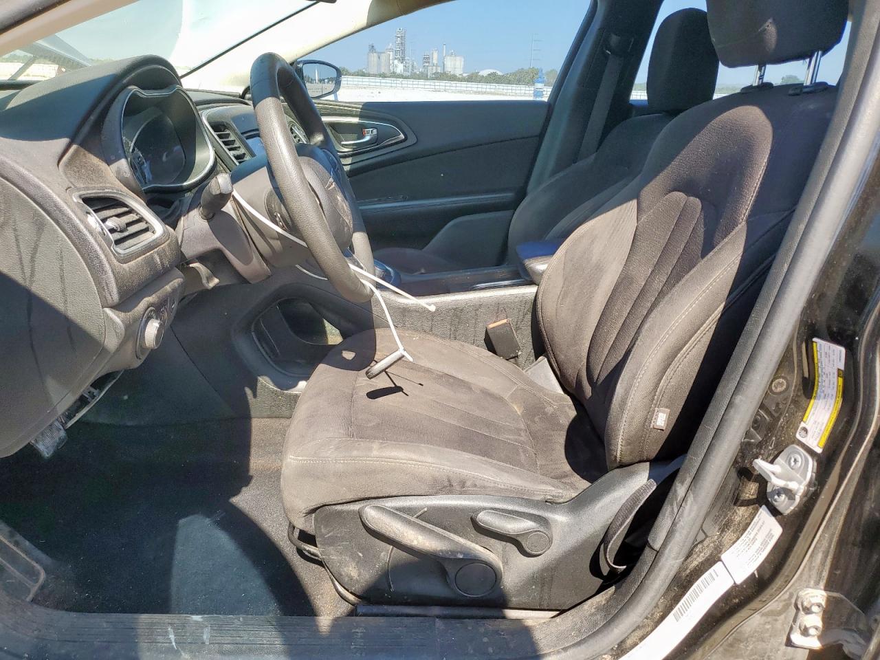 2015 Chrysler 200 Limited VIN: 1C3CCCAB0FN502593 Lot: 84590055