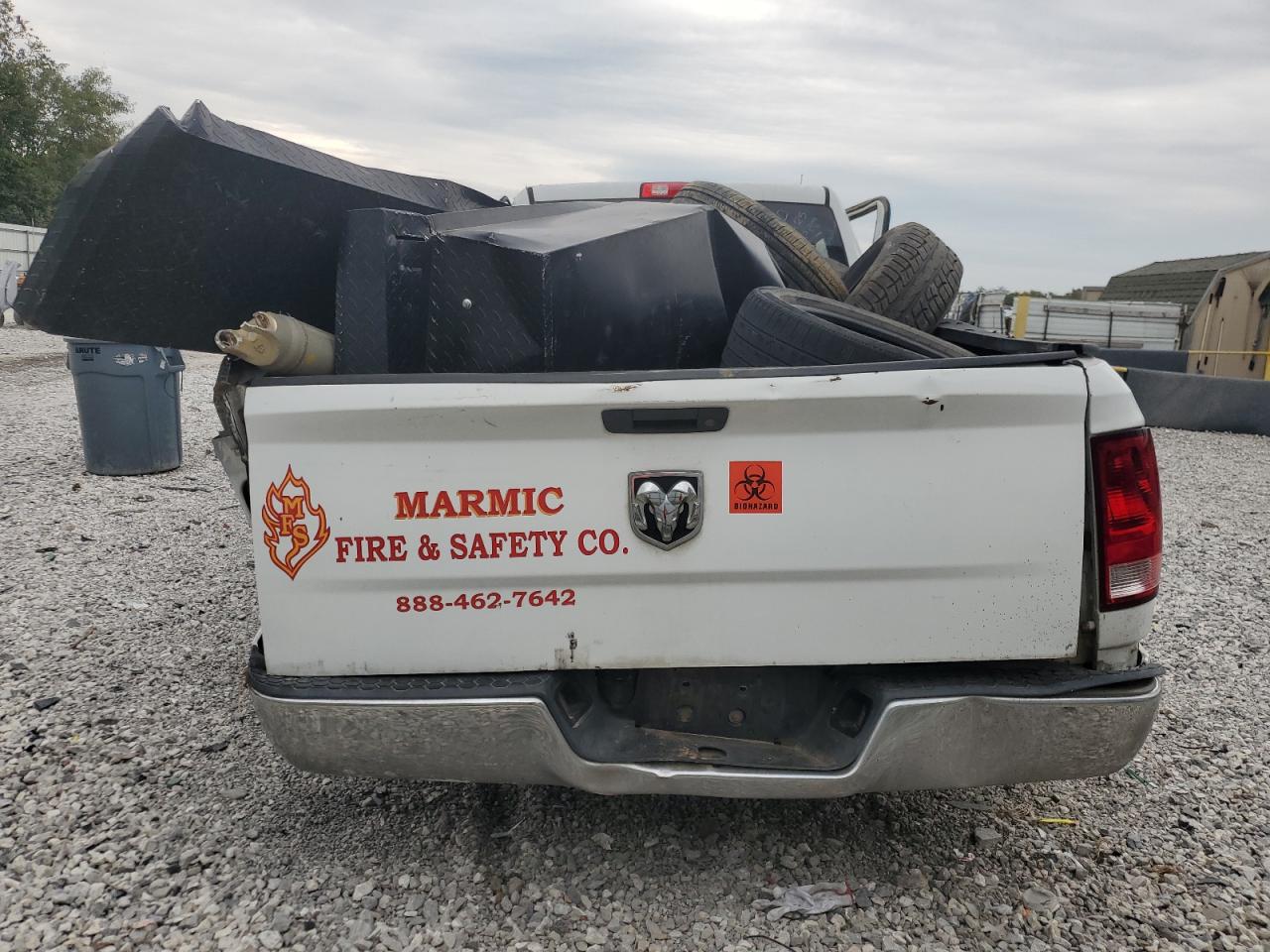 2015 Ram 1500 St VIN: 3C6JR6DTXFG606192 Lot: 82327625