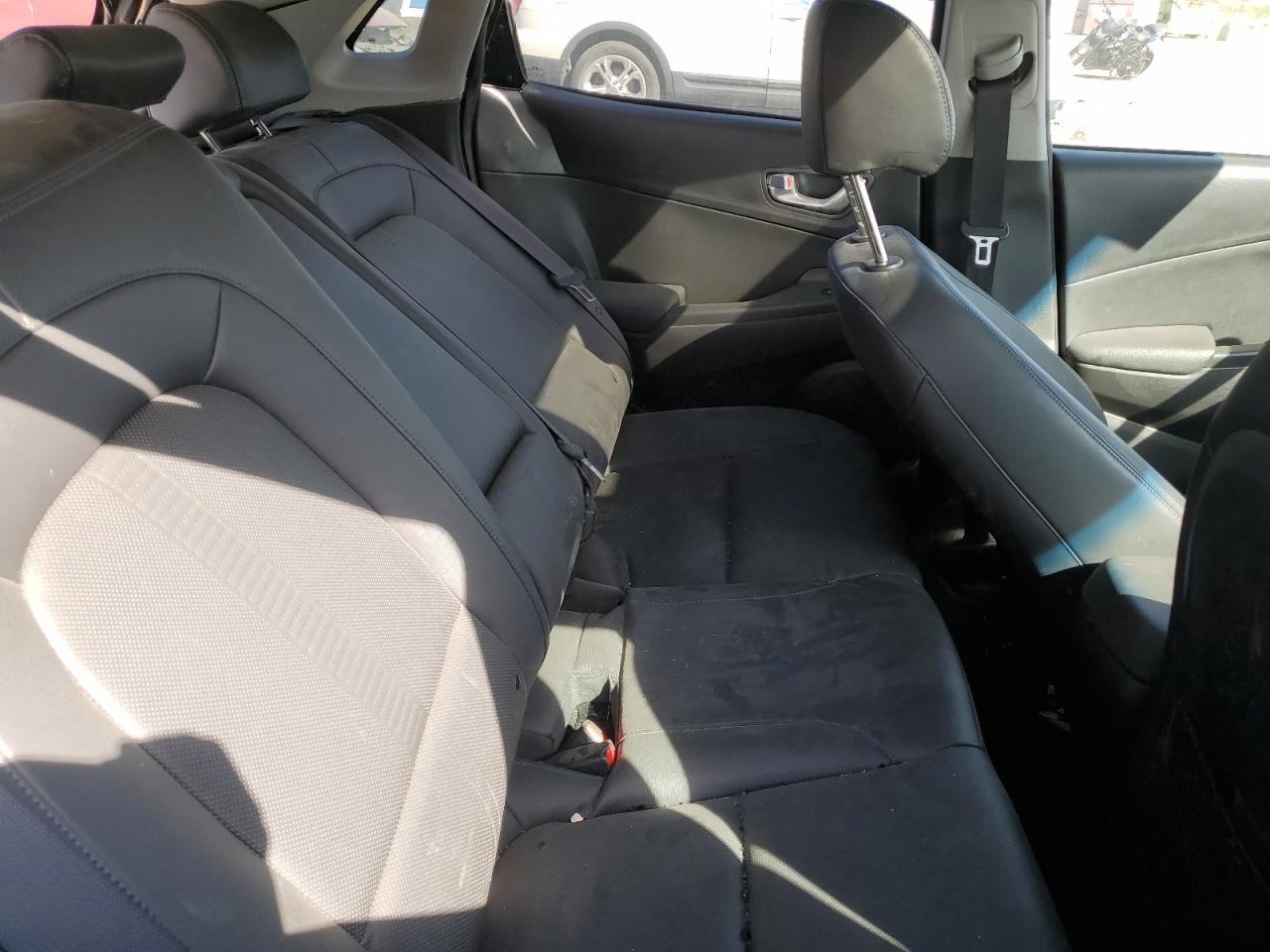 car-image car-image