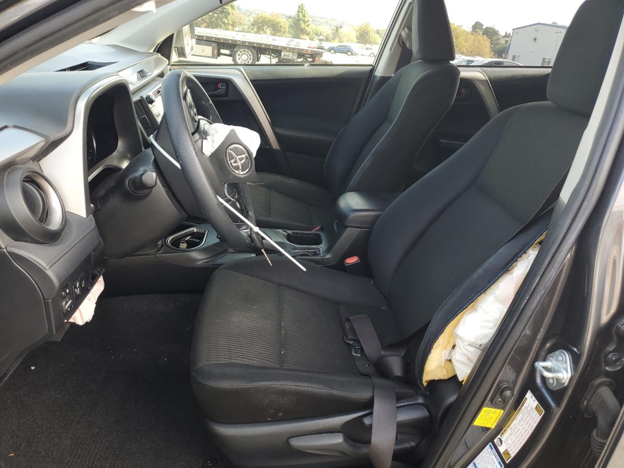 2017 Toyota Rav4 Le VIN: JTMBFREV8HJ167843 Lot: 82296015