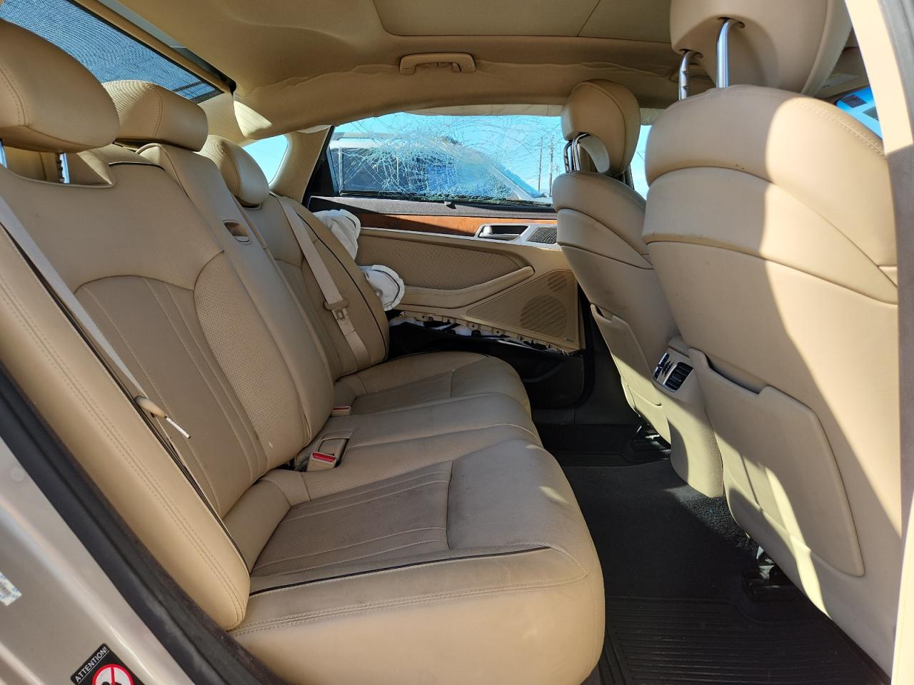 2015 Hyundai Genesis 3.8L VIN: KMHGN4JE9FU022822 Lot: 89501625