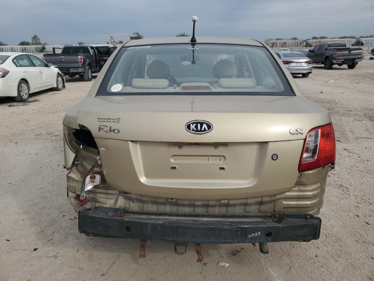 2007 Kia Rio Base VIN: KNADE123176281150 Lot: 86317405