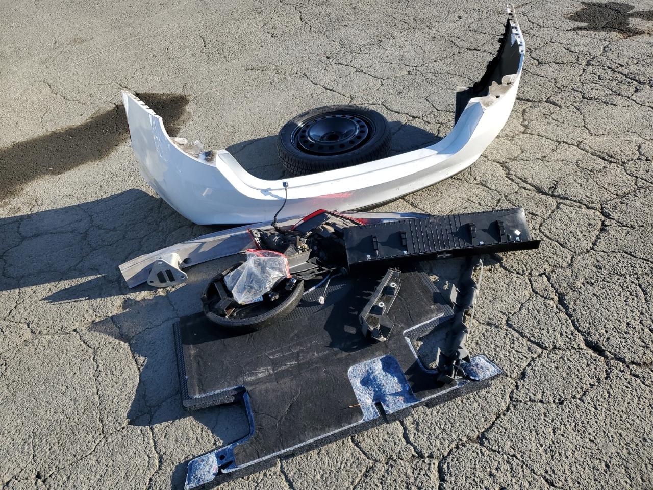 2015 Chrysler 200 C VIN: 1C3CCCEG6FN512194 Lot: 82231775