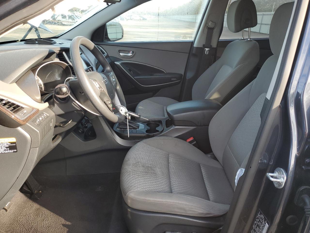 2017 Hyundai Santa Fe Se VIN: KM8SMDHFXHU221540 Lot: 85174315