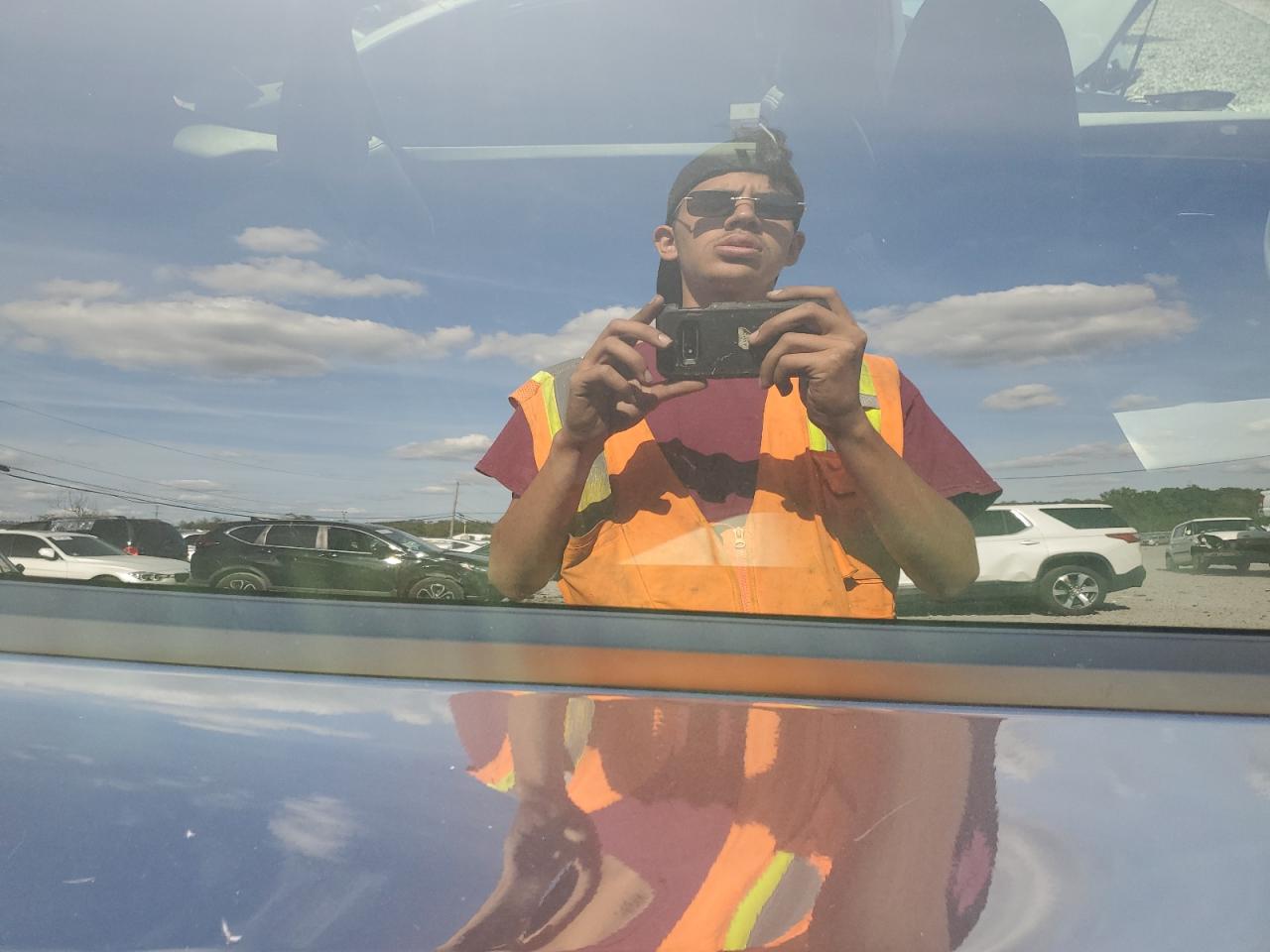 2024 Tesla Model Y VIN: 7SAYGAEE9RF015994 Lot: 84783825