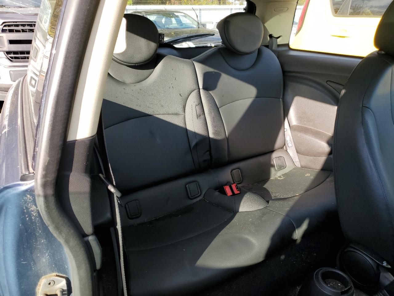 2011 Mini Cooper VIN: WMWSU3C57BT092356 Lot: 87428985