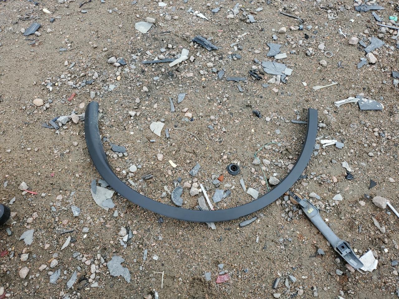 2024 Tesla Model Y VIN: 7SAYGDEE3RA282157 Lot: 84907235