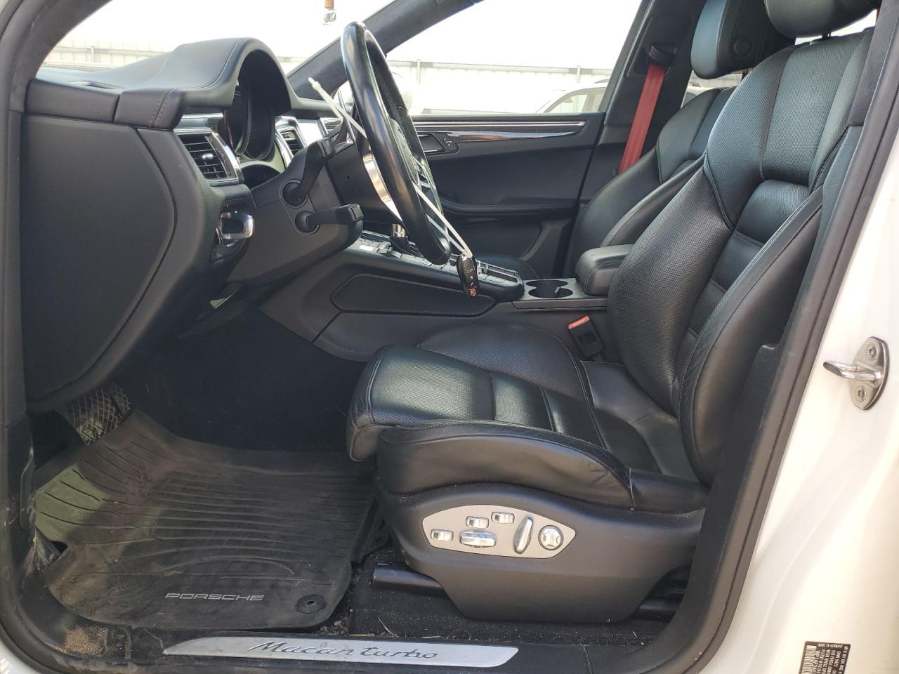 2018 Porsche Macan Turbo VIN: WP1AF2A53JLB70411 Lot: 89712435