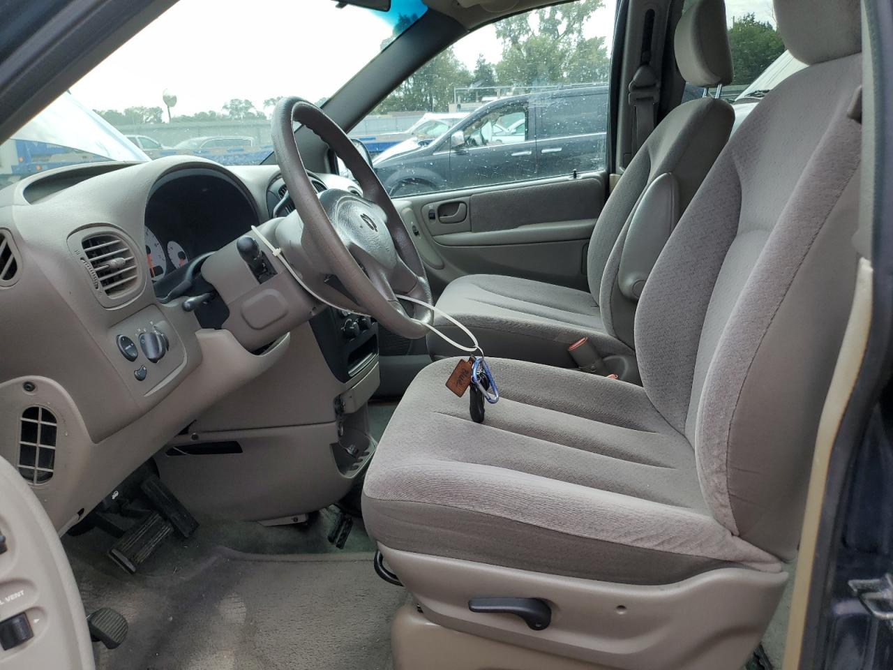 2001 Dodge Grand Caravan Sport VIN: 2B4GP443X1R373136 Lot: 86443205