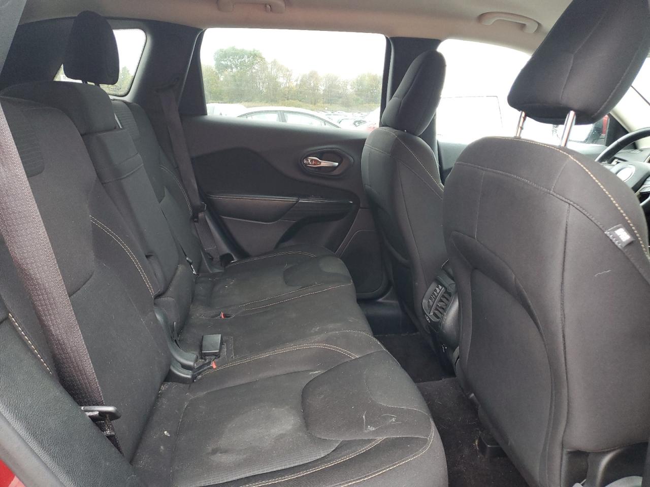 2016 Jeep Cherokee Latitude VIN: 1C4PJLCS4GW195392 Lot: 81740255