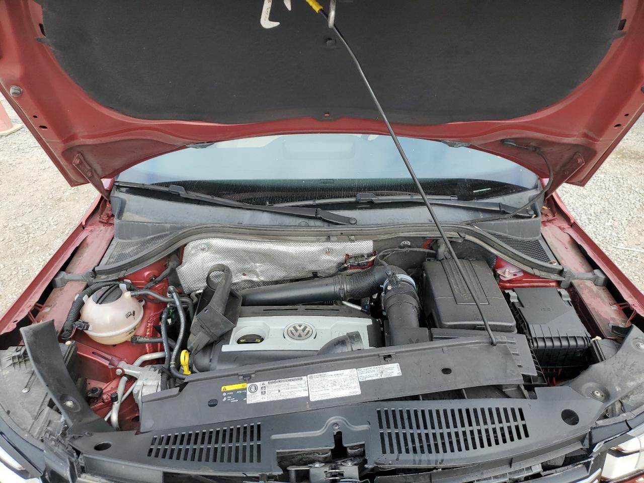 2016 Volkswagen Tiguan S VIN: WVGAV7AX6GW074472 Lot: 82182265