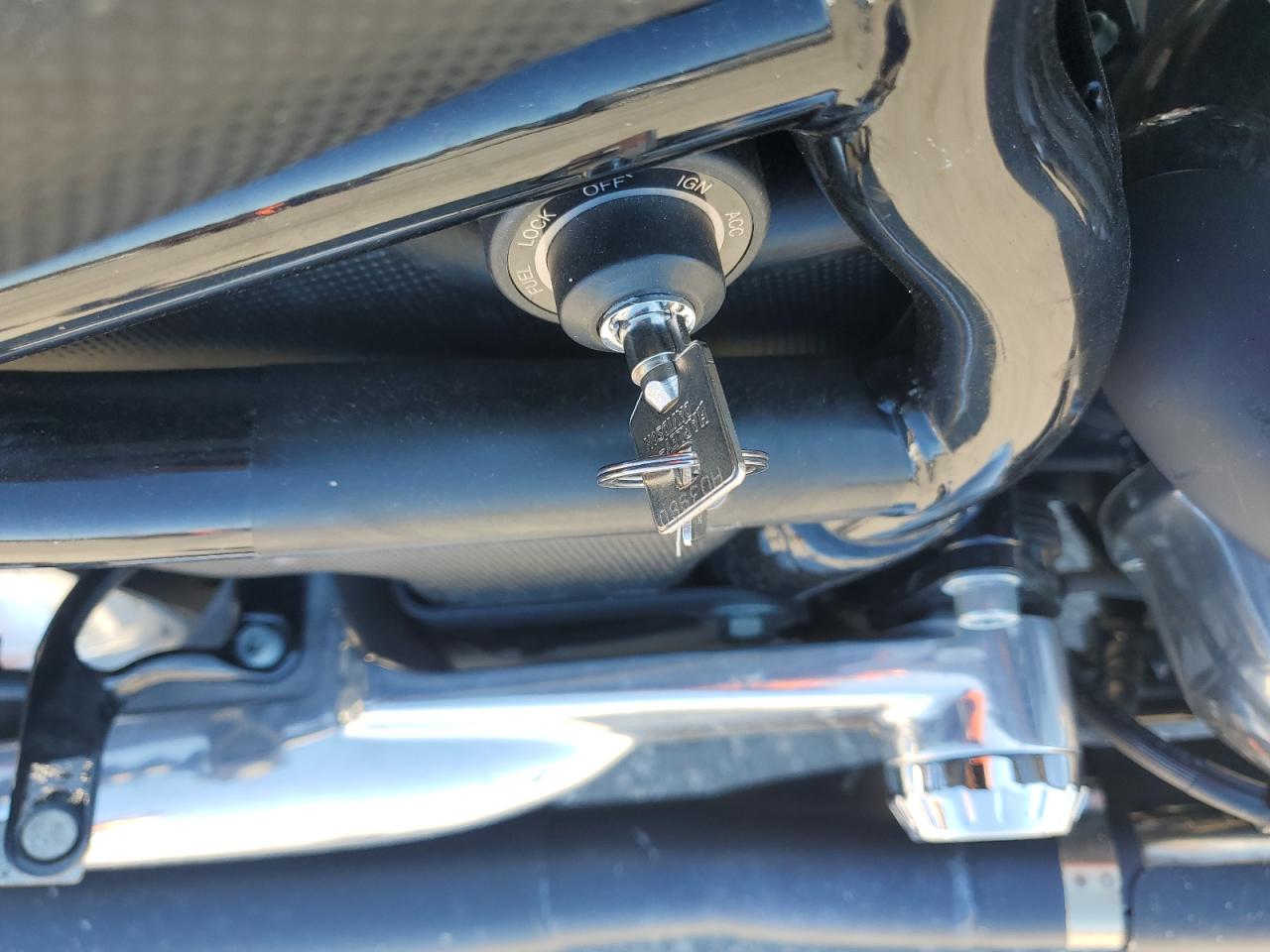 2005 Harley-Davidson Vrscb VIN: 1HD1HBZ195K802383 Lot: 90707435