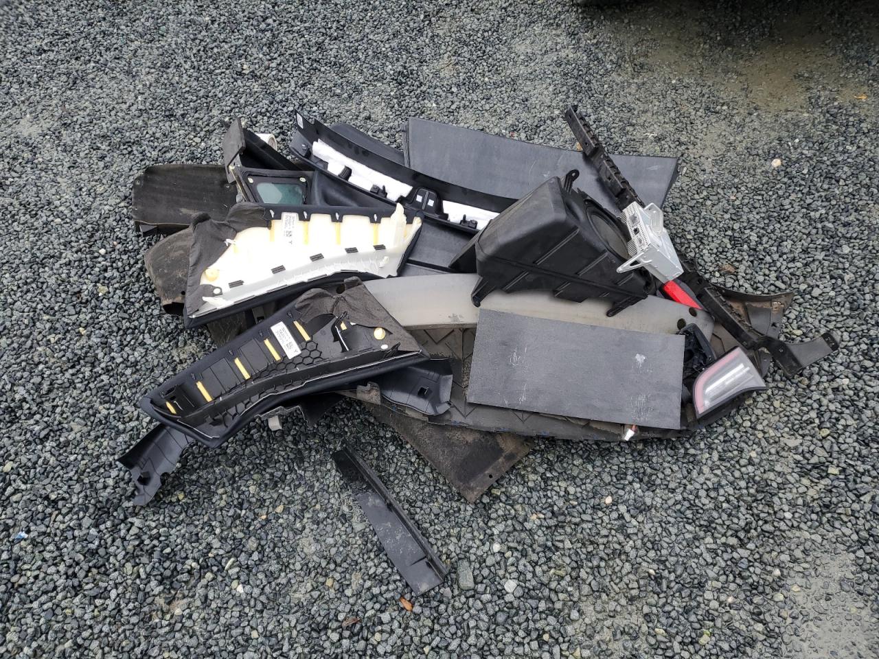 2018 Tesla Model 3 VIN: 5YJ3E1EB5JF130308 Lot: 90031475