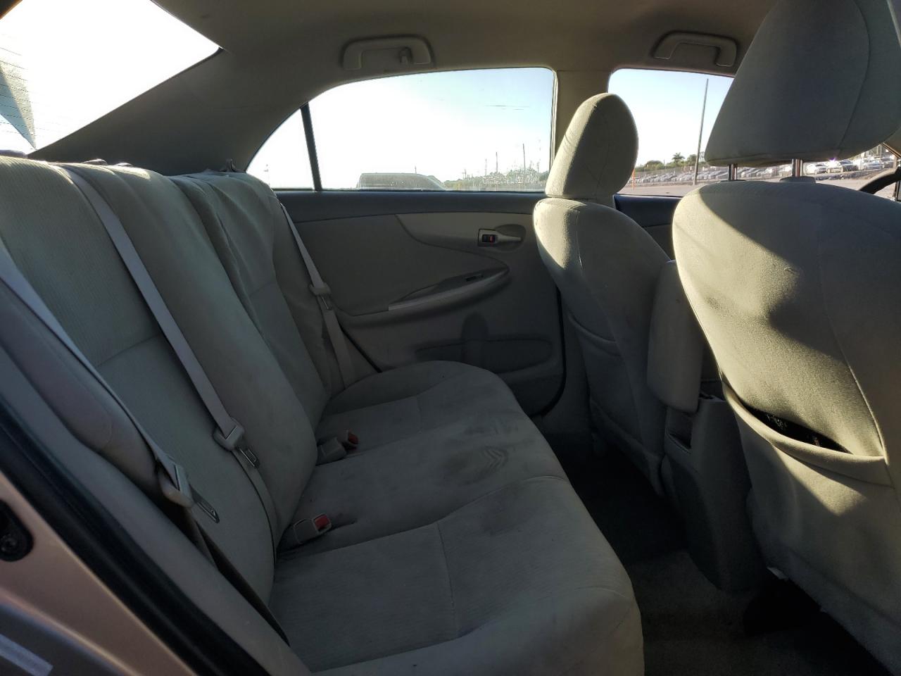 2010 Toyota Corolla Base VIN: 1NXBU4EE0AZ217692 Lot: 82447765