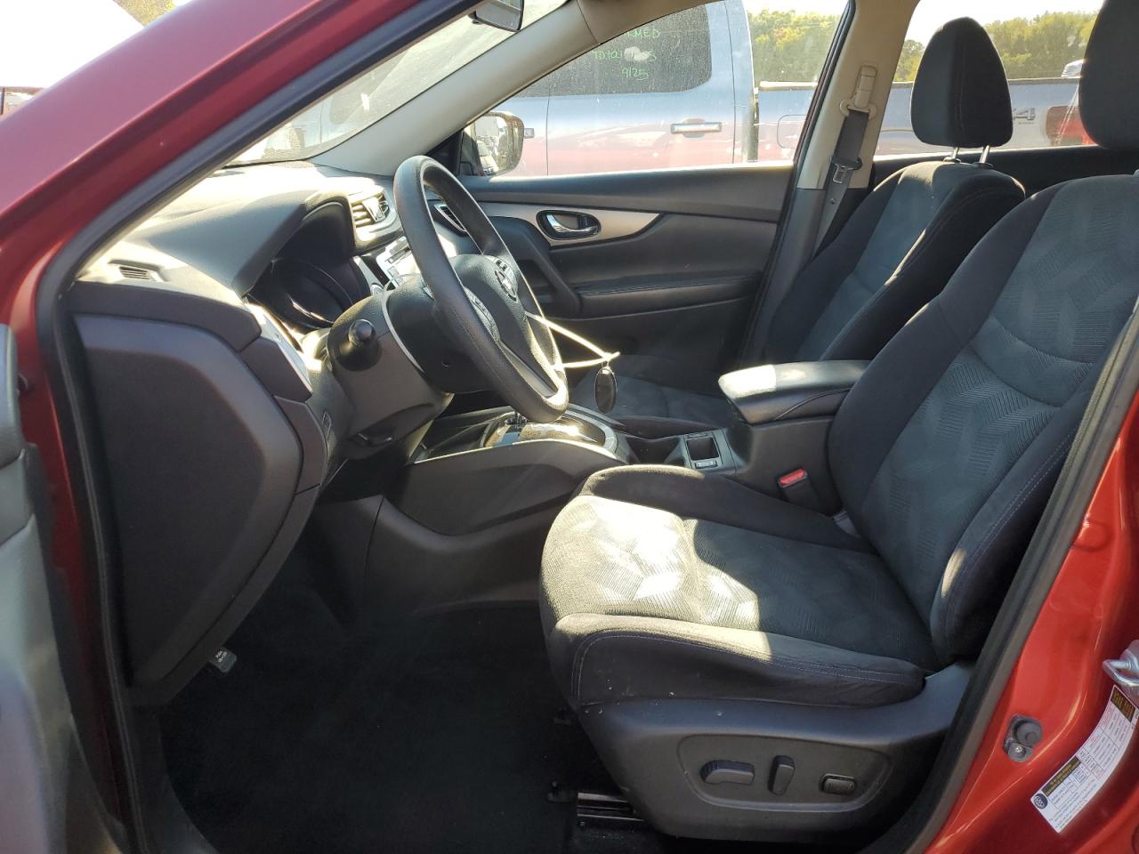 2016 Nissan Rogue S VIN: JN8AT2MV0GW138940 Lot: 84264635