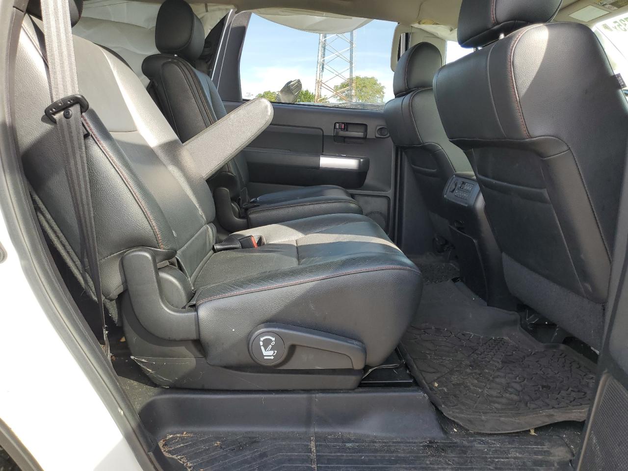 2020 Toyota Sequoia Sr5 VIN: 5TDBY5G13LS175714 Lot: 84815735