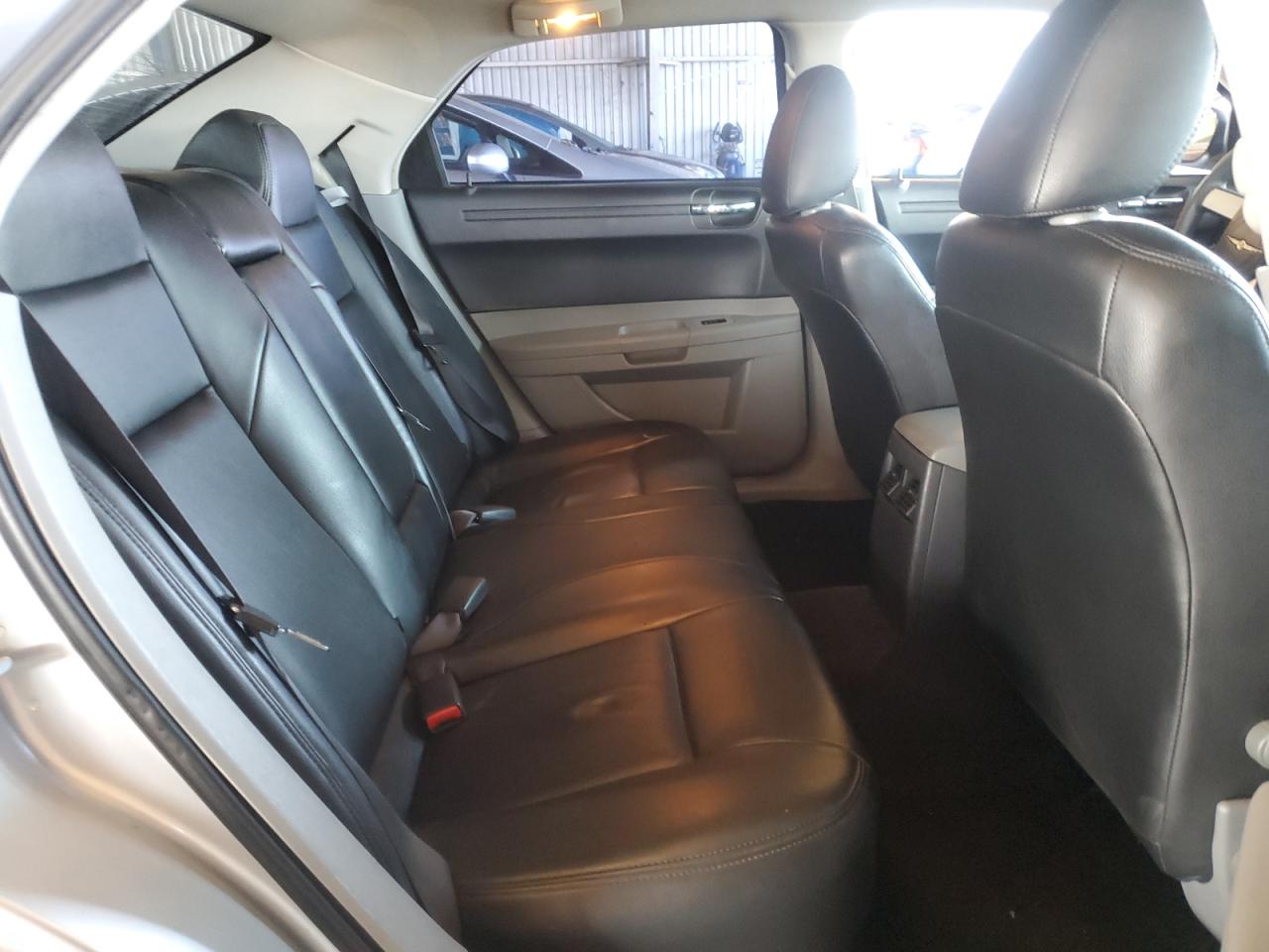 2007 Chrysler 300 VIN: 2C3KA43R37H785728 Lot: 82369005