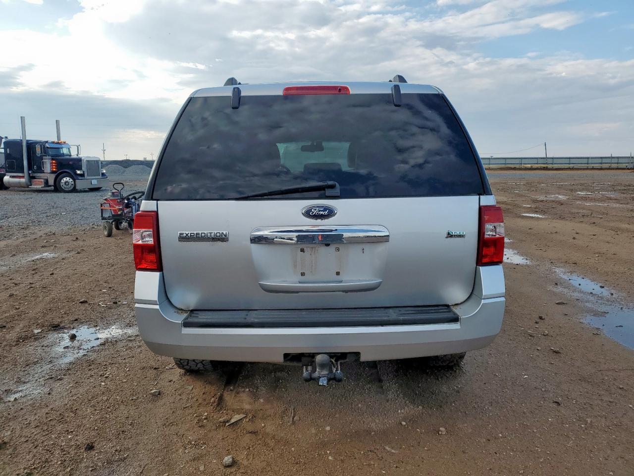 2010 Ford Expedition Limited VIN: 1FMJU2A52AEB20543 Lot: 84472105