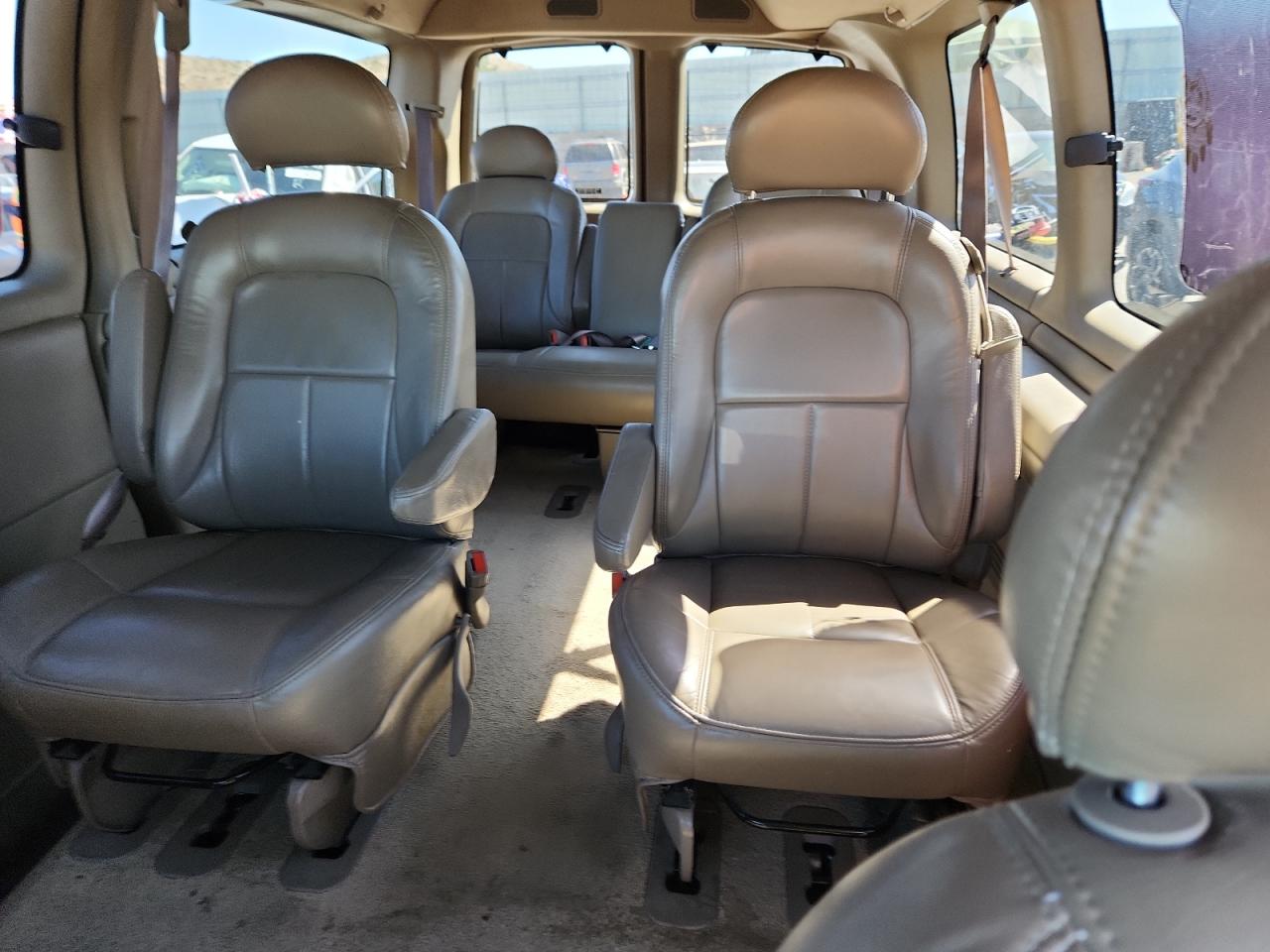2001 Chevrolet Express G1500 VIN: 1GNFG65R611184668 Lot: 85186085