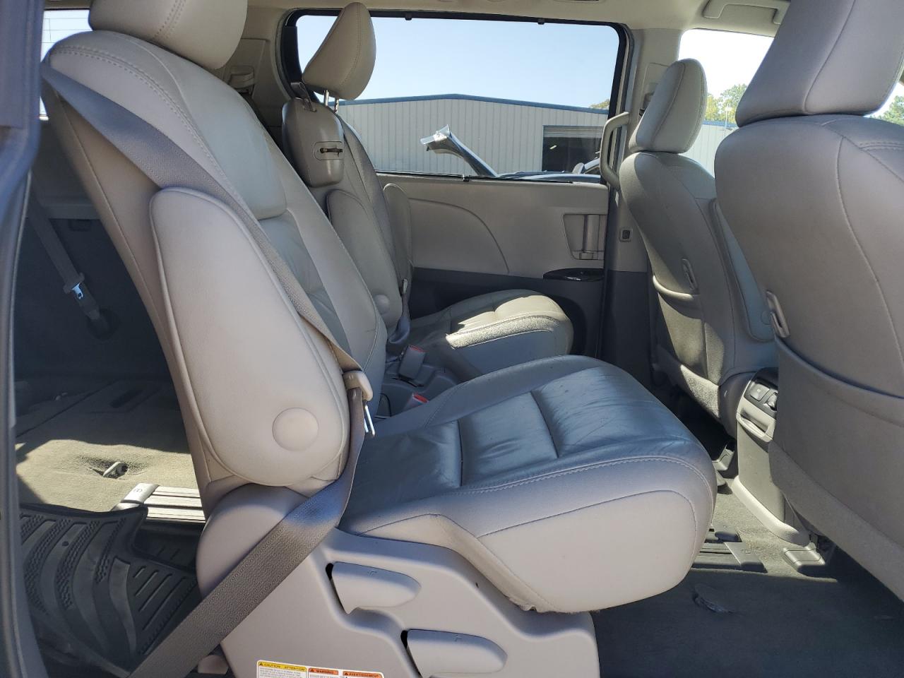 2017 Toyota Sienna Xle VIN: 5TDYZ3DC7HS824312 Lot: 84629685