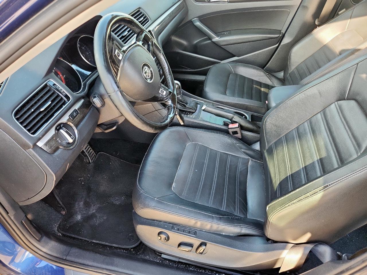 2017 Volkswagen Passat Sel Premium VIN: 1VWCT7A38HC060413 Lot: 85943375